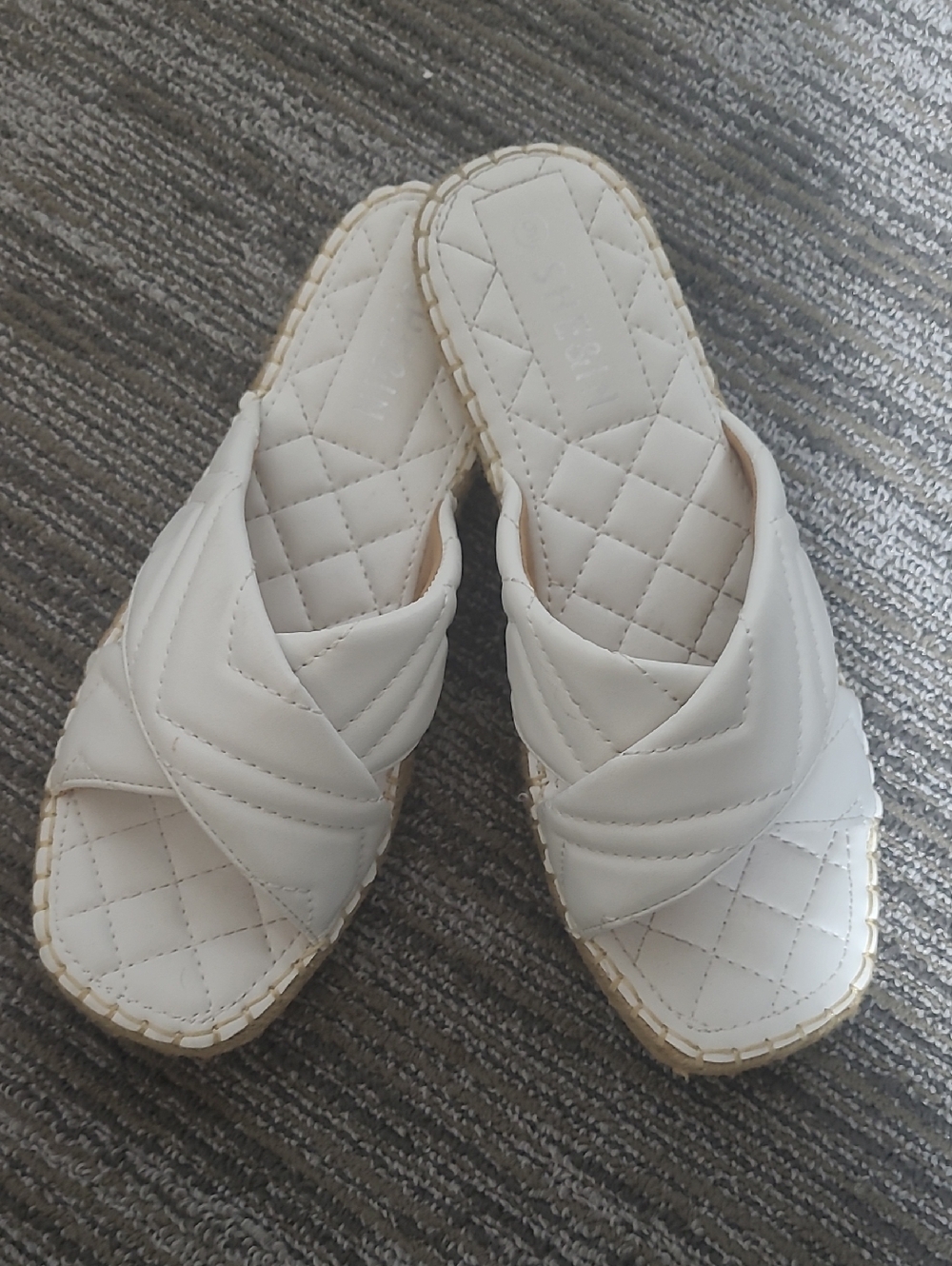 Quilted White Flat Sandals